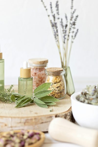 botanical-blends-herbs-essencial-oils-for-naturopathy.jpg